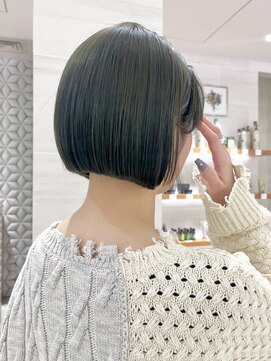 ピークアブー アヴェダ ギンザシックス(PEEK-A-BOO AVEDA GINZASIX) タイトボブ　ミニボブ　韓国ボブ　タッセルボブ　オリーブカラー