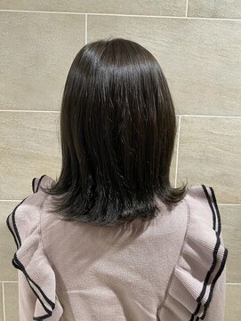 オナー(honor) 20代30代美髪☆透明感アッシュグレージュ外ハネ