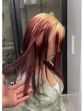 ヴァーディ オモテサンドウ(Vardy omotesando) ルーツカラー・ダブルカラー・ケアブリーチ・カシスカラー・赤髪