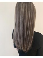 カルラ(Karra)&nbsp;アッシュブラウンハイライト