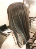 インナーカラーのセミロングボブ