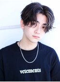 色気のある大人の刈り上げセンターパート × ダークアッシュ