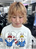 ブロンドブリーチパーマショートボブハイトーン