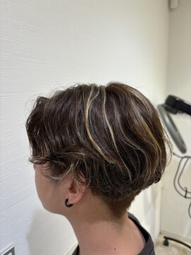 ケンジ 平塚 アネッタ(KENJE annetta) 刈り上げマッシュ　ハイライト