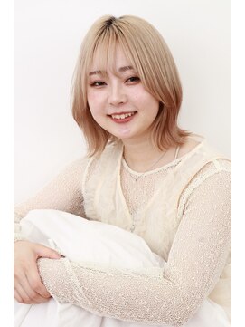 ポイントファイブバイソレイユ 豊橋駅前大通店(.5 by SOLEIL) ショート韓国風くびれヘアブリーチデザインルーツカラー