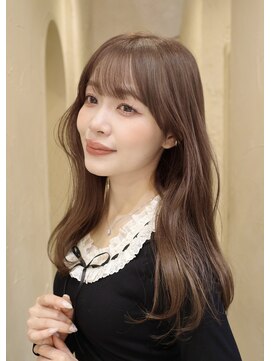 柔らかく動くロングヘア＊ブラウンベージュ