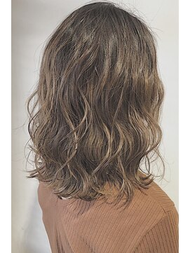 レセ 流山店(LAISSEZ) グレージュ 抜け感ロブ 【レセ流山店】