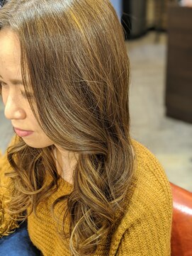 シシヘアー(SISIi HAIR) ベージュ系ハイライト