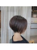 大人可愛い前下がりショート