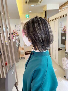 ケンジ 洋光台(KENJE) コントラストハイライト◎レイヤーボブstyle by 田爪【洋光台】