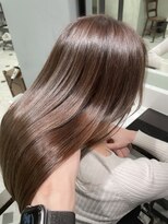 パール(PEAR+L) 透明感と艶感　思わず触りたくなるプラチナグレージュカラー