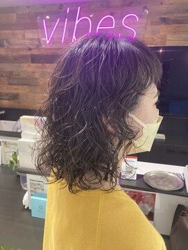 バイブス バイ ケンジ(vibes by KENJE) 無造作ミディパーマ