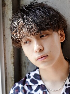 アルファ 新宿(alpha) サーフカール/ 刈り上げセンターパート/ブルーブラック[新宿駅]