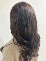 ニィ(2iee.)&nbsp;大人女性に向けたレイヤースタイル