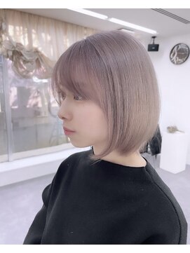 シュウ(shu) ミルクティーベージュ