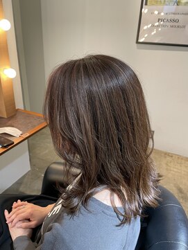 ビハインドザカーテン(BEHIND THE CURTAIN) 白髪ぼかしハイライト×大人ミディ【小顔/ワンレン/ボブルフ】