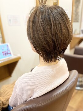 フリージア(freesia) 30代40代50代/簡単スタイリングヘア/艶髪スタイル