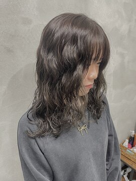 ウクラ バイ レシッド 池袋(uchla by rcid) 前髪あり☆こなれウェーブパーマ♪ミディアムレイヤー