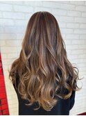 大人かわいいハイライトブラウンカラー