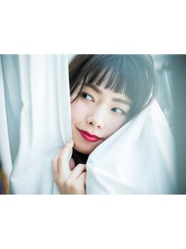 染めて色が落ちていく過程も楽しめる、ツヤ・透明感カラーを実現＊本物志向の大人女性に大好評◎