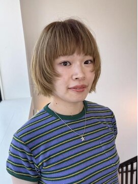 ナループロア ハチ(Nalu pu loa hachi) イエローベージュ/レイヤーボブ/ハイトーンカラー