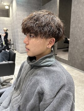 アミ(Ammi) ◆メンズヘア/マッシュ/センターパート/ウルフ/ツーブロック