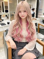 デイズ(days)&nbsp;ベージュカラーにインナーカラーピンクカラーレイヤーロング