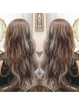 イル(iLu.) ナチュラルグレージュ