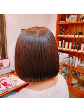 髪質改善 髪のボリュームを抑える 丸みショートボブ L ミーノ Mｉｅｎｏ のヘアカタログ ホットペッパービューティー