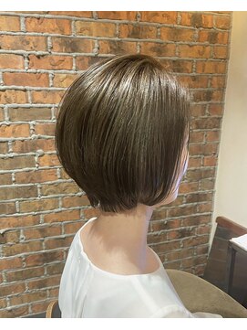 エヴリンアンドペイジ(Evelyn&paige) 丸みショート