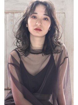 ロイジー(roijir) 表参道 roijir センターパート×オリーブアッシュ