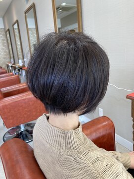 ヘアー クラージュ(hair courage) 丸みとやわらかさ漂うショートボブ