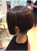 ショートボブ　キャラメリゼハイライト