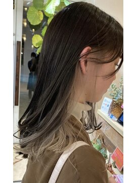 リリィ(LILY) ホワイトベージュインナーカラー