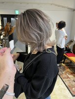 メリー オオサカ(Merly Osaka)&nbsp;スタイリング簡単なのにオシャレ！レイヤー×バレイヤージュ