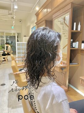 ラッシュ ポエ(rush po'e) 脱力感のあるミディアムパーマ