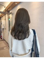 ネイヴィル オモテサンドウ(navile omotesando)&nbsp;柔らかく透けるオリーブベージュ