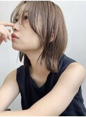 まろベージュ　レイヤーカット　ミディアムヘア　前髪