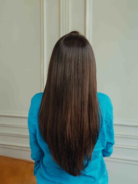 アマリス(Amaris) ストレートロング20代/30代/40代/50代/庭瀬