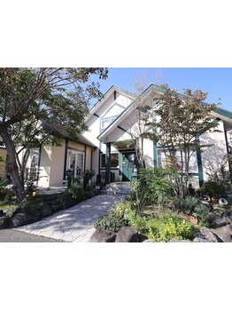 お手頃価格で気軽にスタイルチェンジ☆髪に優しい薬剤使用で、ダメージを気にせずにオシャレを楽しめる♪