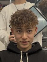 イーラ(era) スペインカール ツイストスパイラル眉カットメンズパーマ