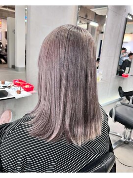 フラット(FLAT) ラベンダーアッシュで透明感しかない可愛いカラー