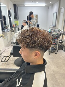 イーラ アメ村店(era) ブラウンメッシュスペインカール