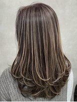 シャルムバイケンジ(Charm.by KENJE)&nbsp;銀座白髪ぼかしハイライトバレイヤージュブリーチグレージュ白髪