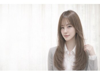 ヌーム 塚本店(NOOM)の写真/顔周りデザインで綺麗に設計し印象を補正。束ねても小顔に見える大人の透明感スタイルへ