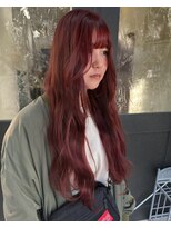 ウフアンビアンス(Oeuf.ambiance)&nbsp;デザインカラーワインレッド×ゆるウェーブロング～艶カラー～