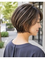 エアフローアンビシャン(AIRFLOW AMBITION)&nbsp;40代おすすめ白髪ぼかしハイライト×大人ショート