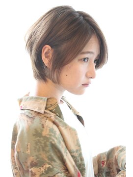 レウナ 外苑前(Reuna) 耳かけニュアンスショートで大人可愛い