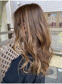 【#ベージュハイライト】×ゆる巻きウェーブヘア