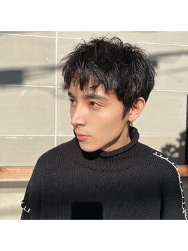 ラナ 渋谷(Lana) 波巻きハイライトマッシュパーマウルフセンターパート渋谷黒染め